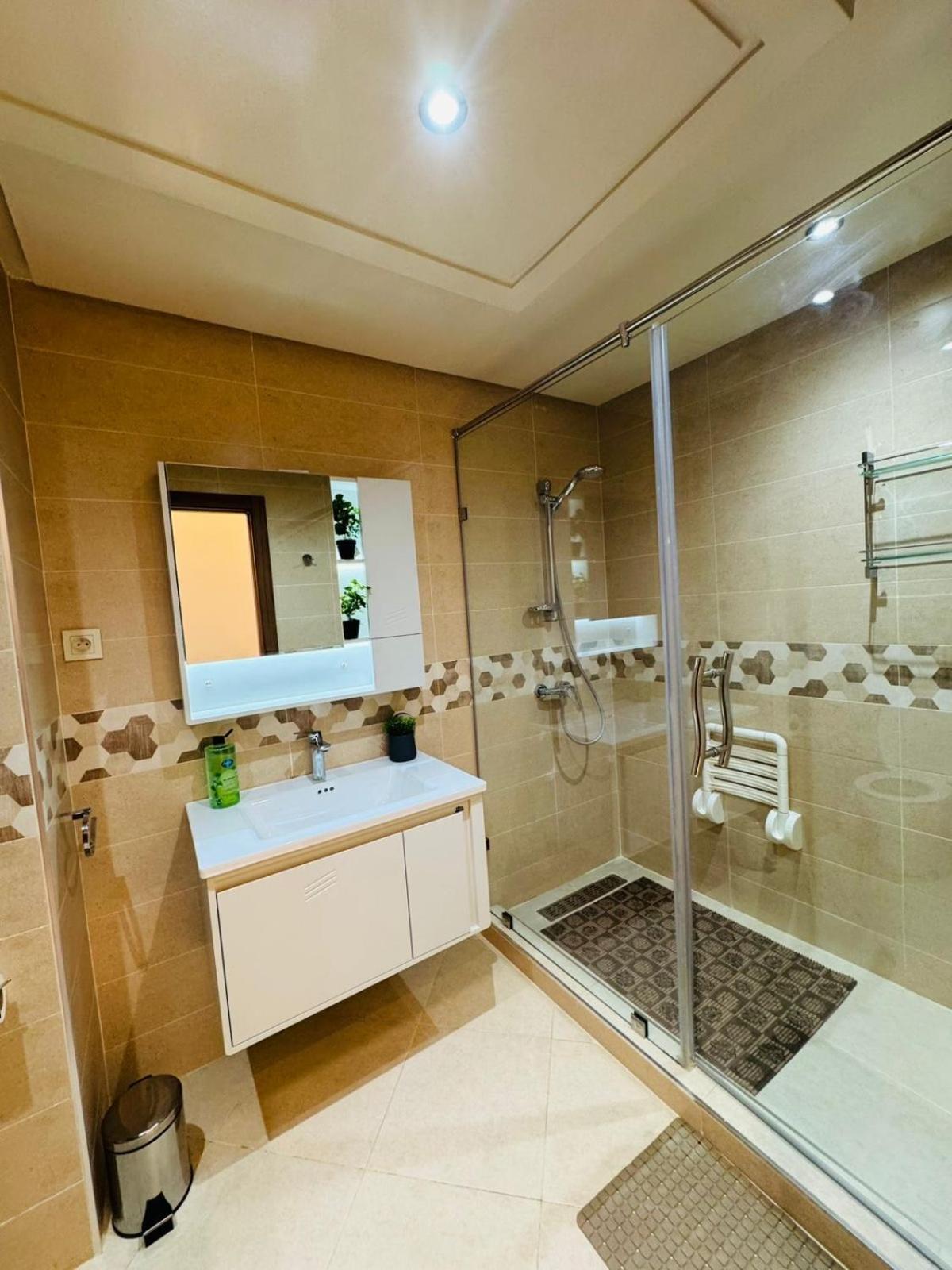 Luxury In Marrakech - Pool & Fast Wi-fi Appartamento
